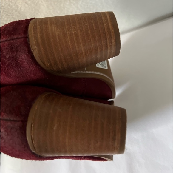 TOMS Size 7 Burgundy Suede Lace Up Booties - Picture 11 of 16